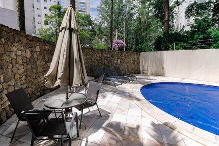 Apartamento para alugar com 174m², 4 quartos e 3 vagas Apartamento para alugar com 174m², 4 quartos e 3 vagasÁrea comum - Piscina