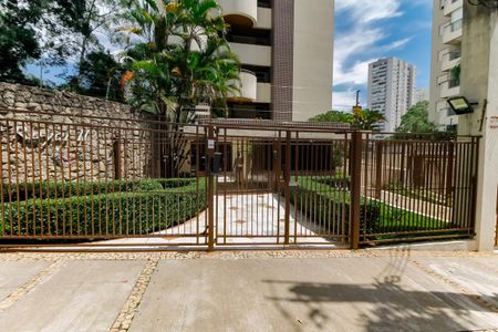 Apartamento para alugar com 174m², 4 quartos e 3 vagas Apartamento para alugar com 174m², 4 quartos e 3 vagasFachada e portaria