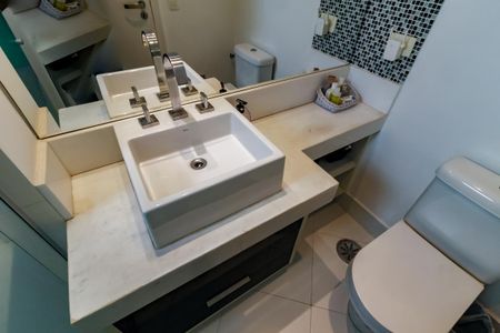 Apartamento para alugar com 174m², 4 quartos e 3 vagas Apartamento para alugar com 174m², 4 quartos e 3 vagasBanheiro da Suíte 1