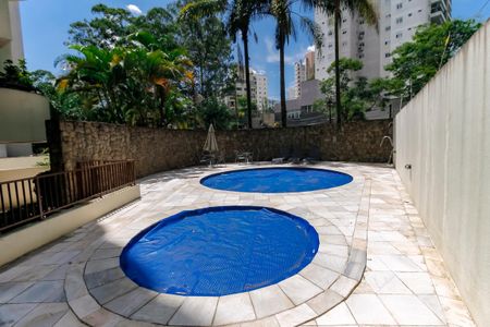Apartamento para alugar com 174m², 4 quartos e 3 vagas Apartamento para alugar com 174m², 4 quartos e 3 vagasÁrea comum - Piscina