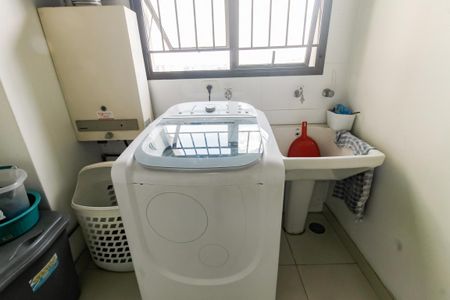 Apartamento para alugar com 174m², 4 quartos e 3 vagas Apartamento para alugar com 174m², 4 quartos e 3 vagasDetalhe da area de serviço