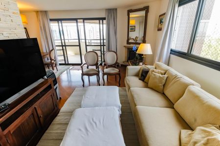 Apartamento para alugar com 174m², 4 quartos e 3 vagas Apartamento para alugar com 174m², 4 quartos e 3 vagasSala 1