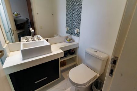 Apartamento para alugar com 174m², 4 quartos e 3 vagas Apartamento para alugar com 174m², 4 quartos e 3 vagasBanheiro da Suíte 1
