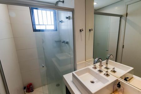 Apartamento para alugar com 174m², 4 quartos e 3 vagas Apartamento para alugar com 174m², 4 quartos e 3 vagasBanheiro da Suíte 1