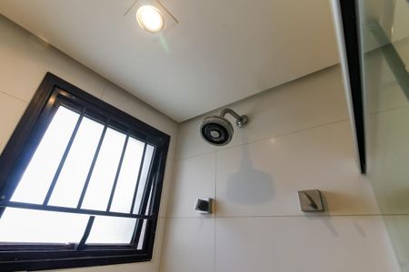 Apartamento para alugar com 174m², 4 quartos e 3 vagas Apartamento para alugar com 174m², 4 quartos e 3 vagasBanheiro da Suíte 1 - chuveiro