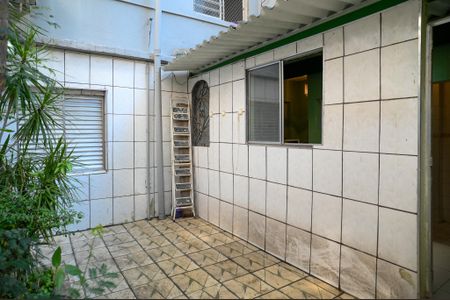 Apartamento para alugar com 100m², 2 quartos e sem vagaQuintal