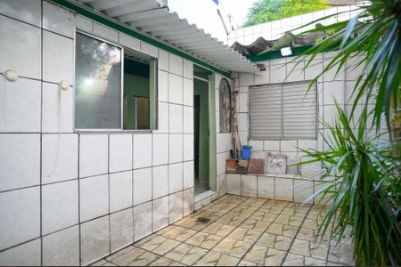 Apartamento para alugar com 100m², 2 quartos e sem vagaQuintal