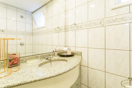 Apartamento para alugar com 121m², 3 quartos e 2 vagas Apartamento para alugar com 121m², 3 quartos e 2 vagasBanheiro Social