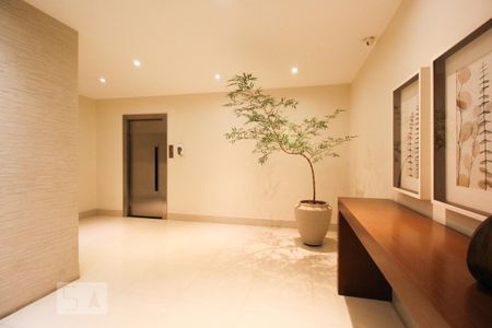 Apartamento para alugar com 121m², 3 quartos e 2 vagas Apartamento para alugar com 121m², 3 quartos e 2 vagasHall social