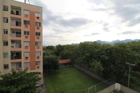 Quarto 1 - Vista de apartamento à venda com 2 quartos, 60m² em Taquara, Rio de Janeiro