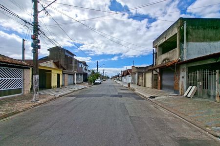 Casa para alugar com 60m², 2 quartos e 2 vagas Casa para alugar com 60m², 2 quartos e 2 vagasVista da Rua