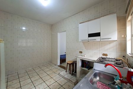 Casa para alugar com 60m², 2 quartos e 2 vagas Casa para alugar com 60m², 2 quartos e 2 vagasCozinha