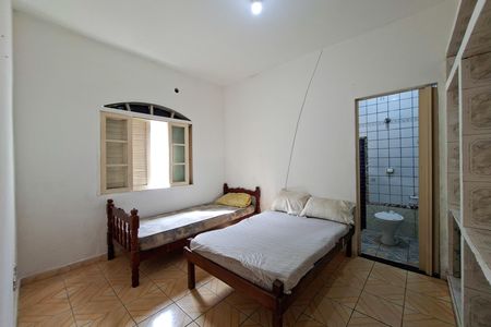 Casa para alugar com 60m², 2 quartos e 2 vagas Casa para alugar com 60m², 2 quartos e 2 vagasSuíte