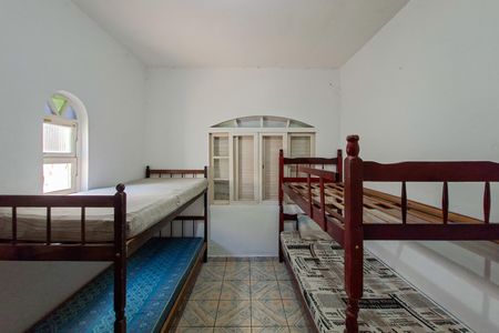 Casa para alugar com 60m², 2 quartos e 2 vagas Casa para alugar com 60m², 2 quartos e 2 vagasQuarto
