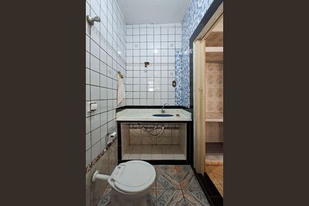 Casa para alugar com 60m², 2 quartos e 2 vagas Casa para alugar com 60m², 2 quartos e 2 vagasBanheiro da Suíte