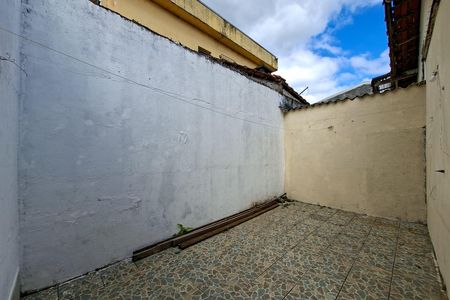Casa para alugar com 60m², 2 quartos e 2 vagas Casa para alugar com 60m², 2 quartos e 2 vagasQuintal