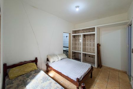 Casa para alugar com 60m², 2 quartos e 2 vagas Casa para alugar com 60m², 2 quartos e 2 vagasSuíte