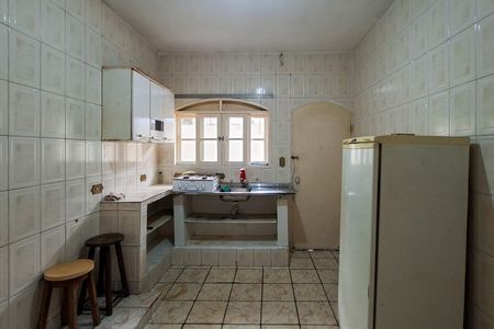 Casa para alugar com 60m², 2 quartos e 2 vagas Casa para alugar com 60m², 2 quartos e 2 vagasCozinha
