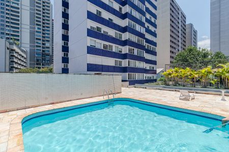 Apartamento para alugar com 100m², 2 quartos e 1 vagaÁrea comum - Piscina