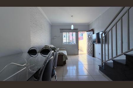 Casa de condomínio à venda com 63m², 2 quartos e 1 vagaSala