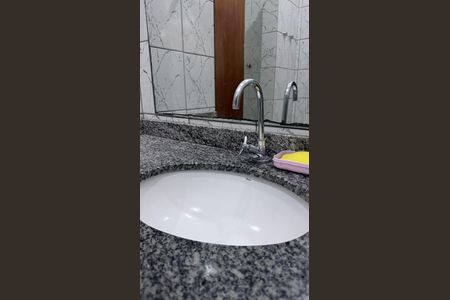 Casa de condomínio à venda com 63m², 2 quartos e 1 vagaBanheiro