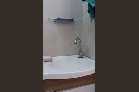 Casa de condomínio à venda com 63m², 2 quartos e 1 vagaLavabo