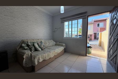 Casa de condomínio à venda com 63m², 2 quartos e 1 vagaSala