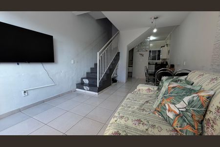 Casa de condomínio à venda com 63m², 2 quartos e 1 vagaSala