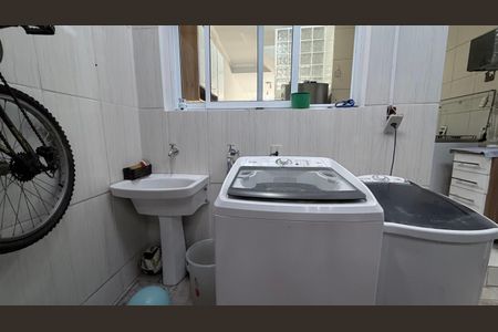 Casa de condomínio à venda com 63m², 2 quartos e 1 vagaÁrea de Serviço