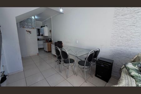 Sala  de casa de condomínio à venda com 2 quartos, 63m² em Conjunto Residencial Souza Queiroz, Campinas