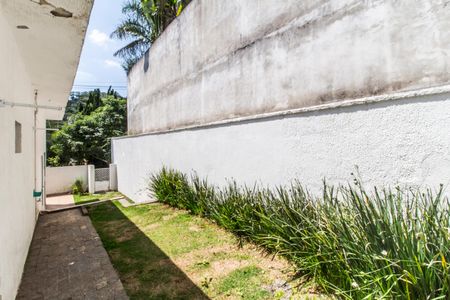 Casa de condomínio para alugar com 259m², 3 quartos e 2 vagasQuintal
