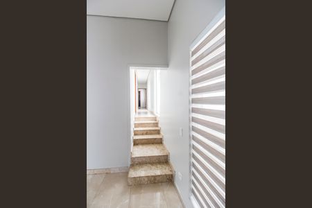 Casa de condomínio para alugar com 259m², 3 quartos e 2 vagasCorredor