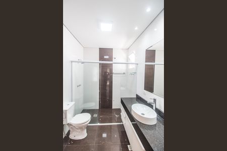 Casa de condomínio para alugar com 259m², 3 quartos e 2 vagasBanheiro da Suíte