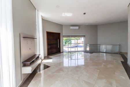 Casa de condomínio para alugar com 259m², 3 quartos e 2 vagasSala