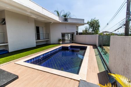 Casa de condomínio para alugar com 259m², 3 quartos e 2 vagasPiscina