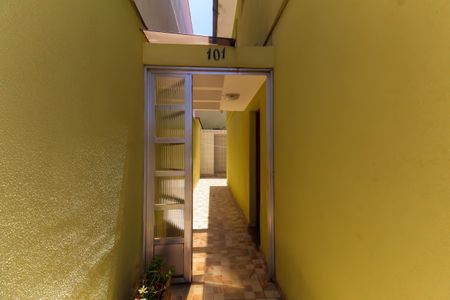 Casa para alugar com 100m², 2 quartos e 1 vagaEntrada
