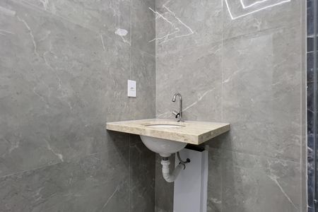 Apartamento para alugar com 51m², 2 quartos e sem vagaBanheiro