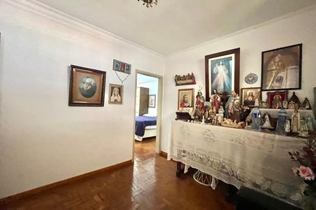 Casa à venda com 600m², 5 quartos e 4 vagas Casa à venda com 600m², 5 quartos e 4 vagasQuarto 2