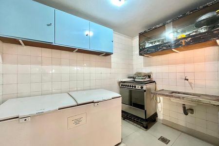 Casa à venda com 600m², 5 quartos e 4 vagas Casa à venda com 600m², 5 quartos e 4 vagasÁrea externa