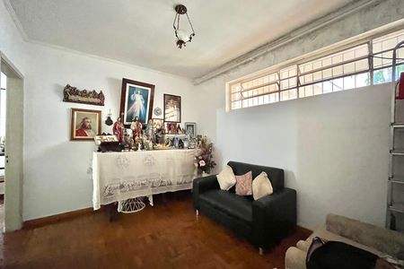Casa à venda com 600m², 5 quartos e 4 vagas Casa à venda com 600m², 5 quartos e 4 vagasQuarto 2