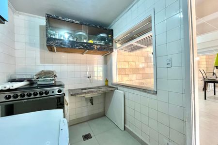 Casa à venda com 600m², 5 quartos e 4 vagas Casa à venda com 600m², 5 quartos e 4 vagasÁrea externa