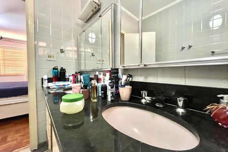 Casa à venda com 600m², 5 quartos e 4 vagas Casa à venda com 600m², 5 quartos e 4 vagasBanheiro da Suíte