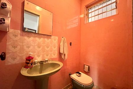 Casa à venda com 600m², 5 quartos e 4 vagas Casa à venda com 600m², 5 quartos e 4 vagasLavabo