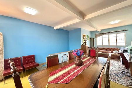 Casa à venda com 600m², 5 quartos e 4 vagas Casa à venda com 600m², 5 quartos e 4 vagasEdícula