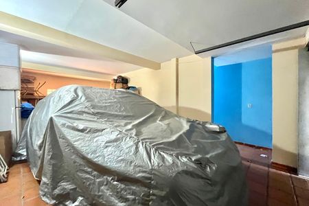 Casa à venda com 600m², 5 quartos e 4 vagas Casa à venda com 600m², 5 quartos e 4 vagasGaragem 1
