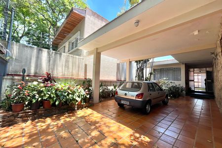 Casa à venda com 600m², 5 quartos e 4 vagas Casa à venda com 600m², 5 quartos e 4 vagasGaragem 2