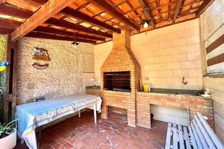 Casa à venda com 600m², 5 quartos e 4 vagas Casa à venda com 600m², 5 quartos e 4 vagasChurrasqueira