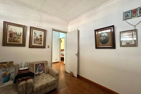 Casa à venda com 600m², 5 quartos e 4 vagas Casa à venda com 600m², 5 quartos e 4 vagasQuarto 2