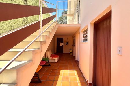 Casa à venda com 600m², 5 quartos e 4 vagas Casa à venda com 600m², 5 quartos e 4 vagasÁrea externa