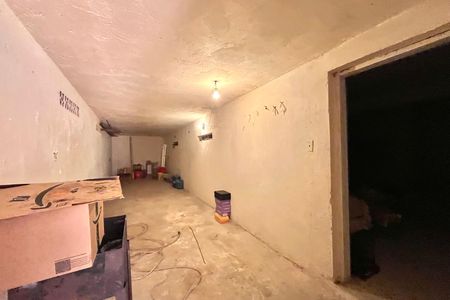 Casa à venda com 600m², 5 quartos e 4 vagas Casa à venda com 600m², 5 quartos e 4 vagasPorão